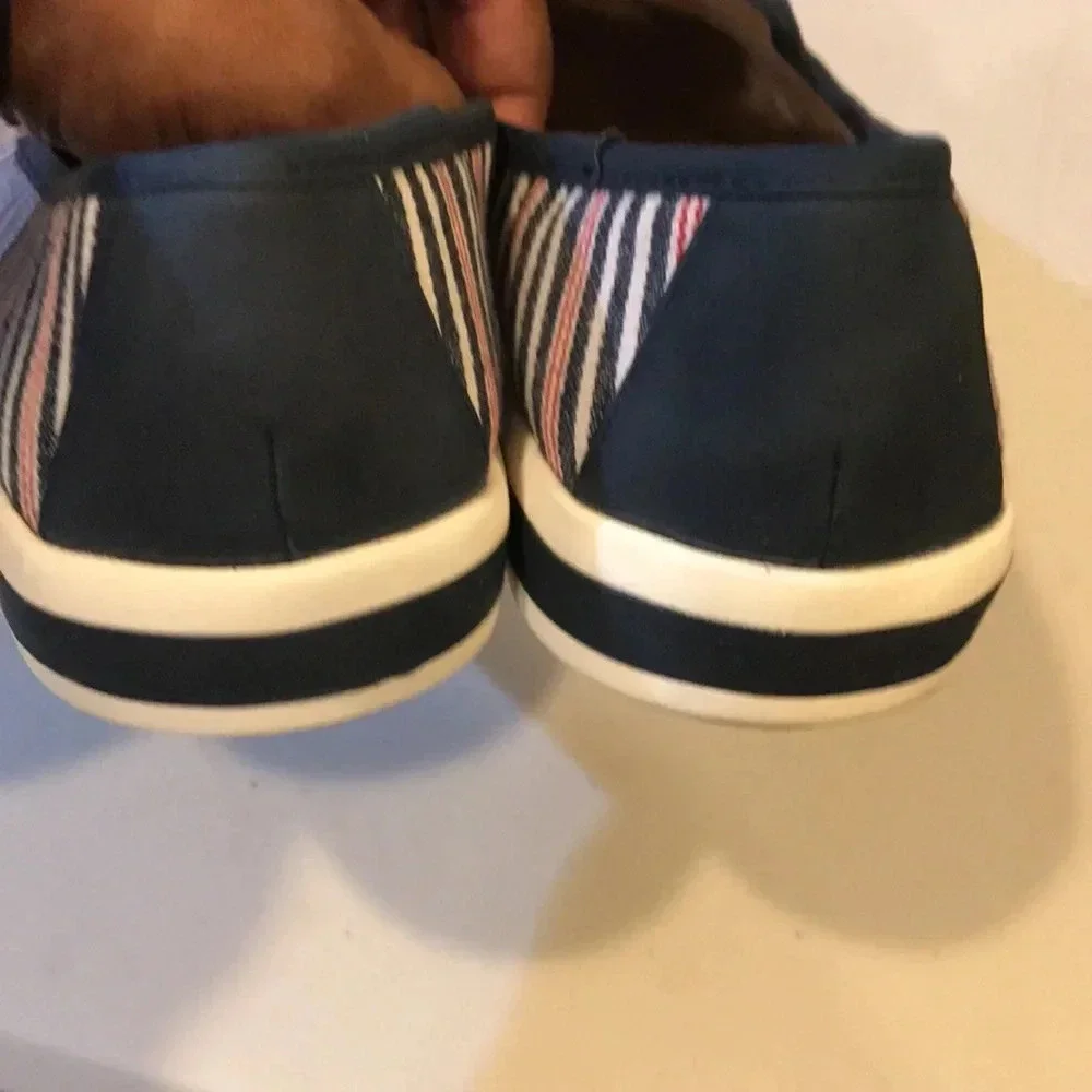 St. John’s Bay Womens Red, White & Blue Striped Memory Foam Slip On Sneakers-8M